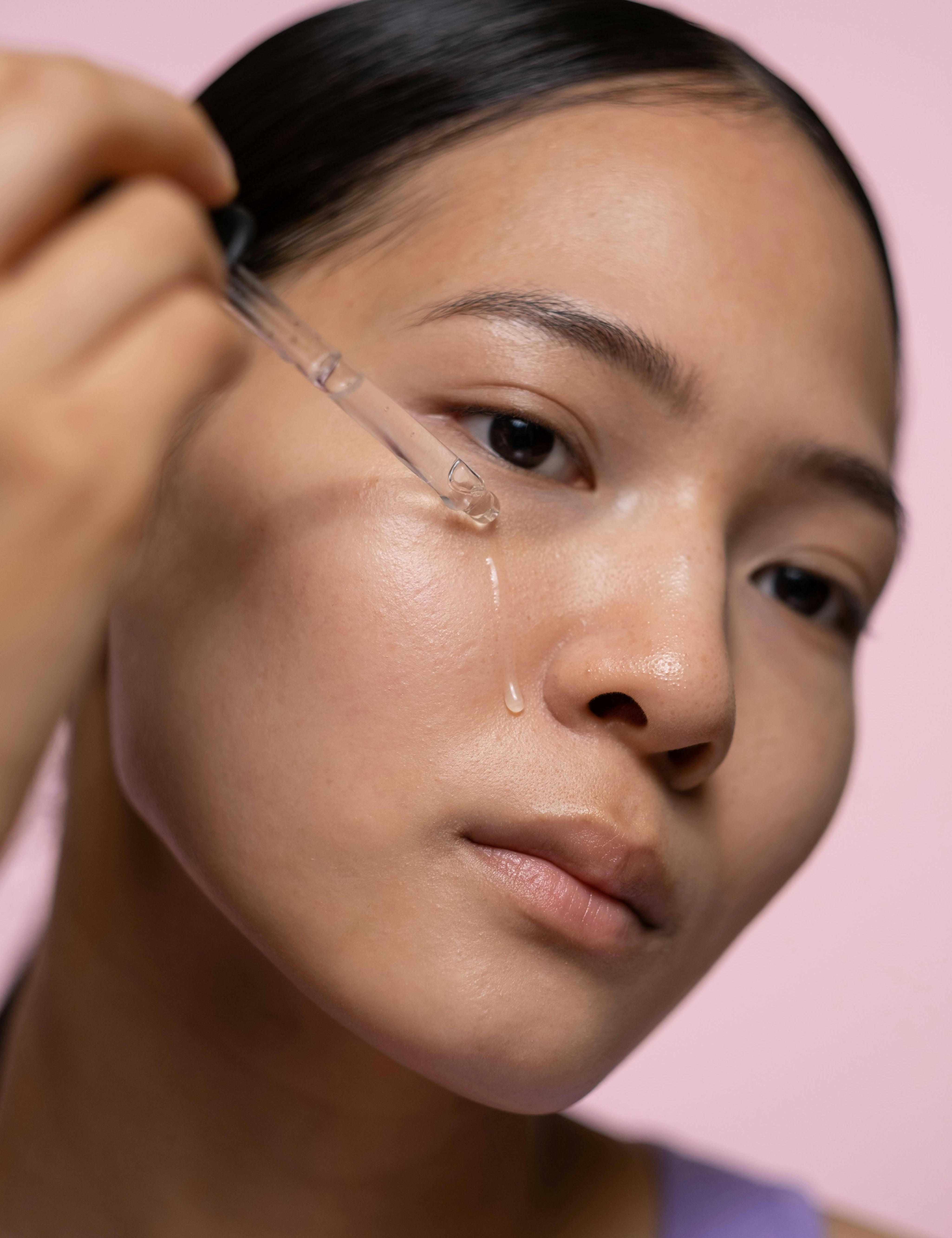 The Ultimate Guide to Natural Skincare: Tips for Glowing Skin